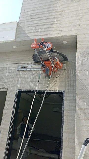 قص المنشار الليزر